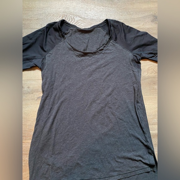 Lululemon size 6 top - Picture 1 of 2